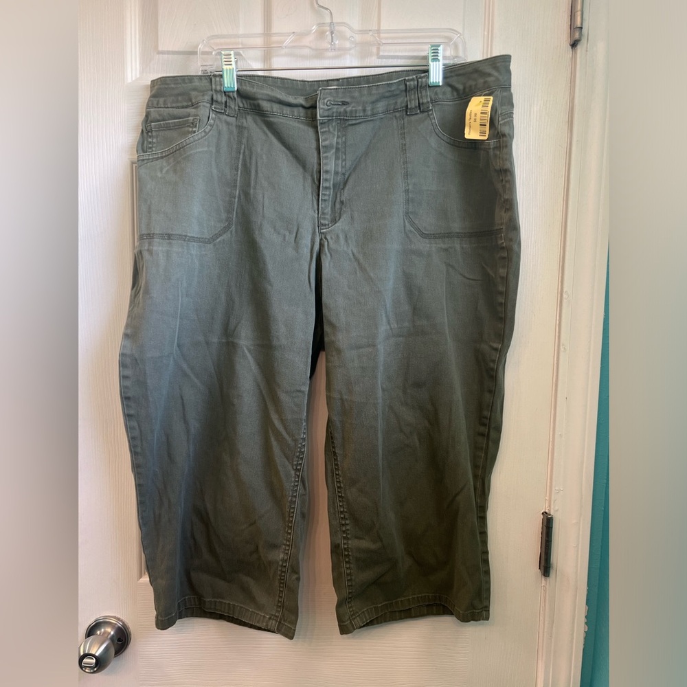 Women’s Capris